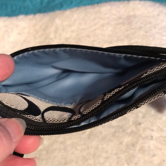 Nice Coach Wallet Wristlet Excellent Condition - Picture 5 of 7